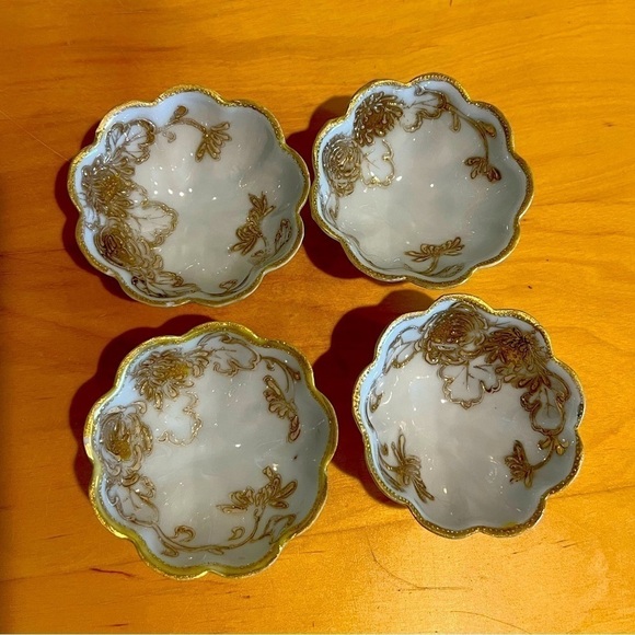 ANTIQUE 1910-1915 Hand-painted Gilded Nagoya SNB Nippon 3-toed Sauce Bowls (4) - Picture 3 of 6